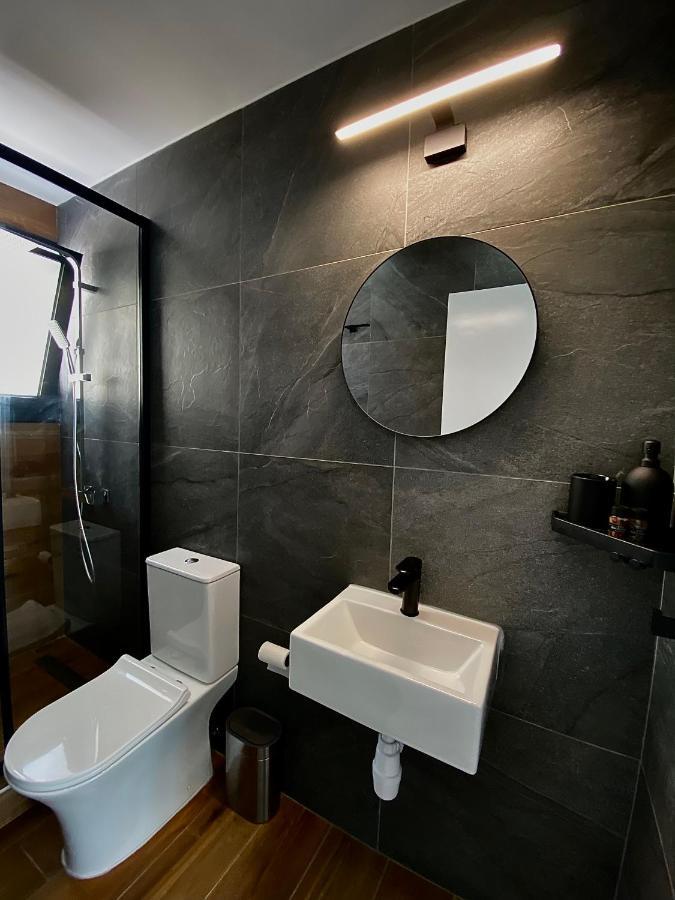 Sea La Vie #2 - Luxury Seaview Apartment Paphos Buitenkant foto