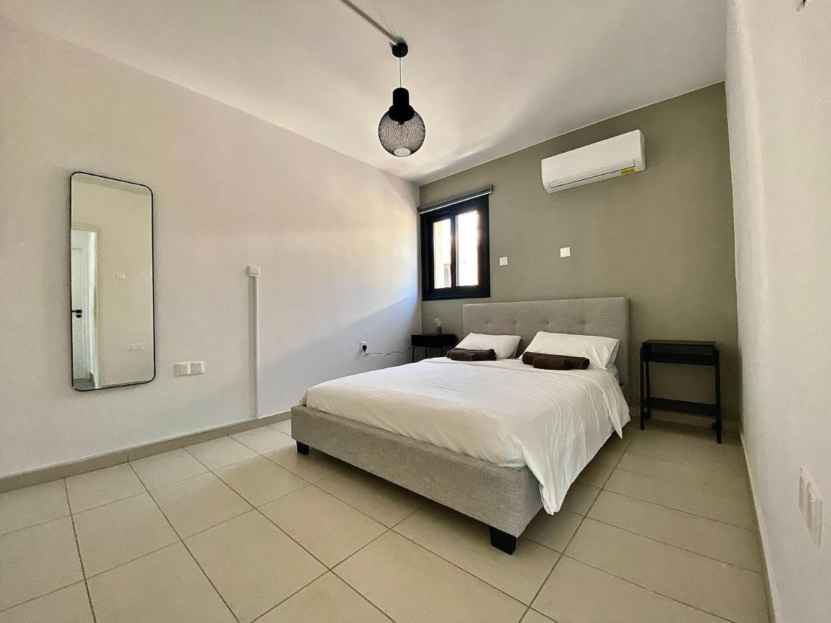 Sea La Vie #2 - Luxury Seaview Apartment Paphos Buitenkant foto